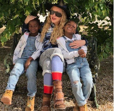 Stelle Ciccone with her mother and twin sister